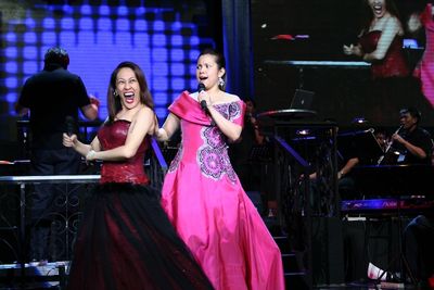Ai Ai De Las Alas and Lea Salonga
 Photo